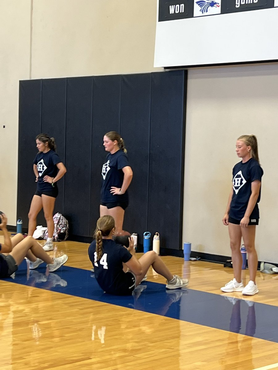 ▶️ Med Ball series for <a href="/HutchSoftball/">HUTCH SOFTBALL</a> this week 🥎💙 #breathefire 🔥