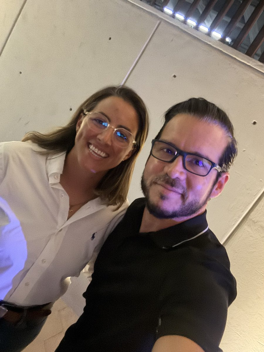 Con la inversionista y Shark Alejandra Ríos Spinola en el Festival de #Emprendimiento San Pedro GG. Un gustazo! <a href="/AleRiSp/">Alejandra Rios</a>   #venturecapital <a href="/angelhubclub/">AngelHub Ventures</a>