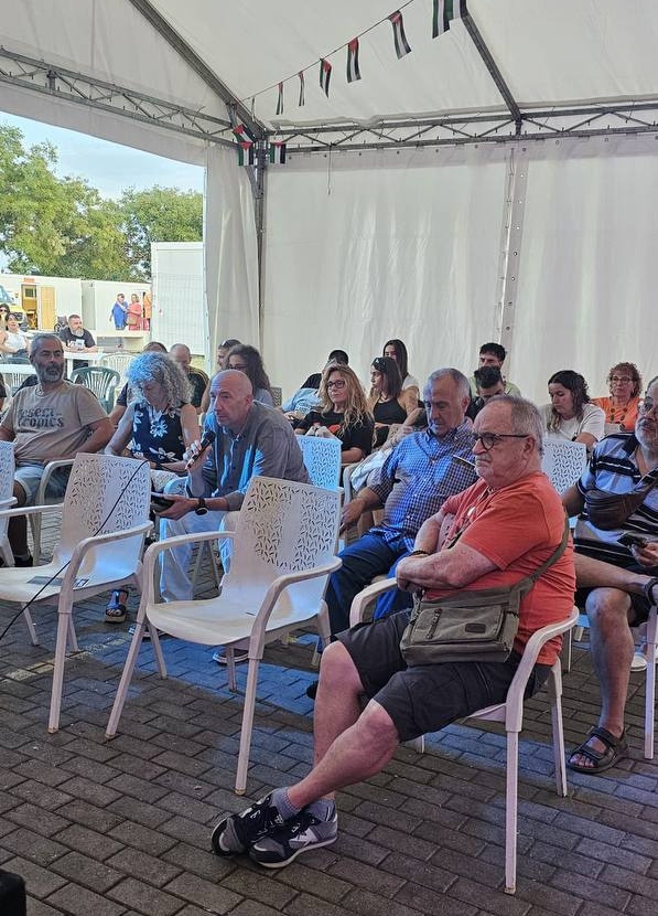 Hoy hemos estado en una charla y debate sobre el desarrollo de #Alcorcón. <a href="/X_Alcorcon/">X_Alcorcón</a>
Muchísimas gracias a <a href="/AteneoAlkorcon/">Ateneo Popular de Alcorcón</a> y <a href="/EnASuroeste/">Ecologistas Suroeste (Alcorcón, Móstoles..)</a> por este rato.
Que importante es escuchar para poder actuar.