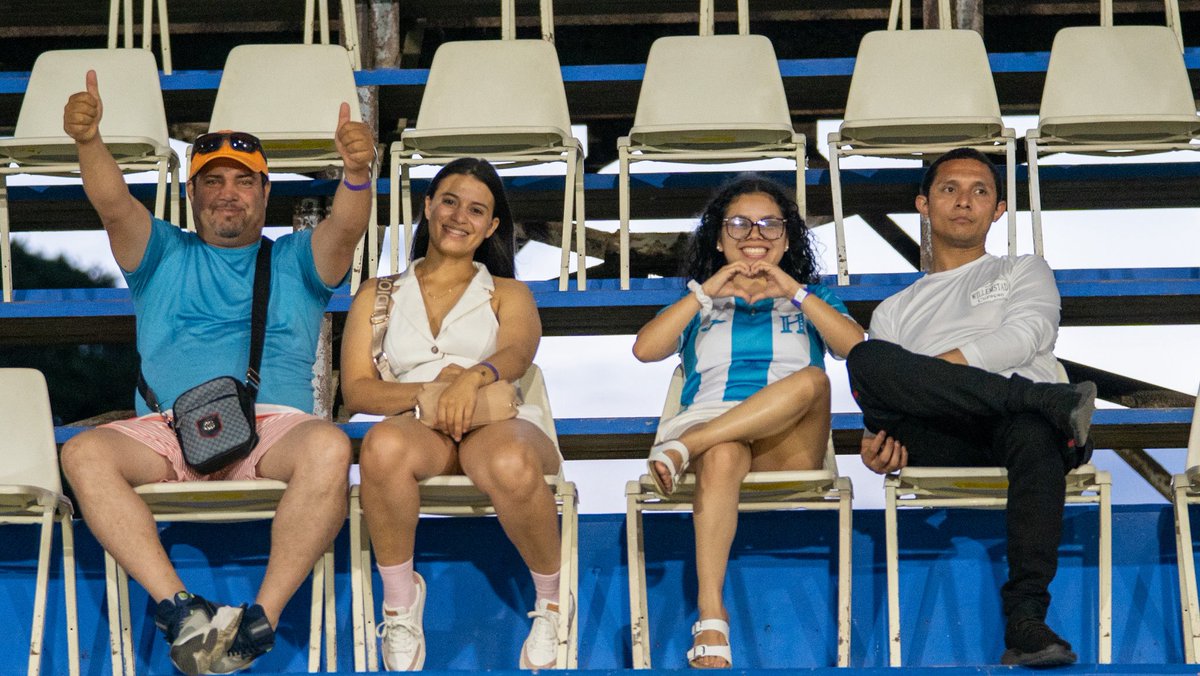 LaHSomosTodos's tweet image. 🗣️Aquí están los de siempre…

Los Catrachos de Corazón 😍👏🏼🇭🇳

⚽️ Haití 🇭🇹🆚🇭🇳 Honduras
🏟️ Estadio Ergilio Hato
🕕 6:00 PM 

#LaHSomosTodos #VamosHonduras #SiPodemos #RondasClasificatorias #UNITED2026