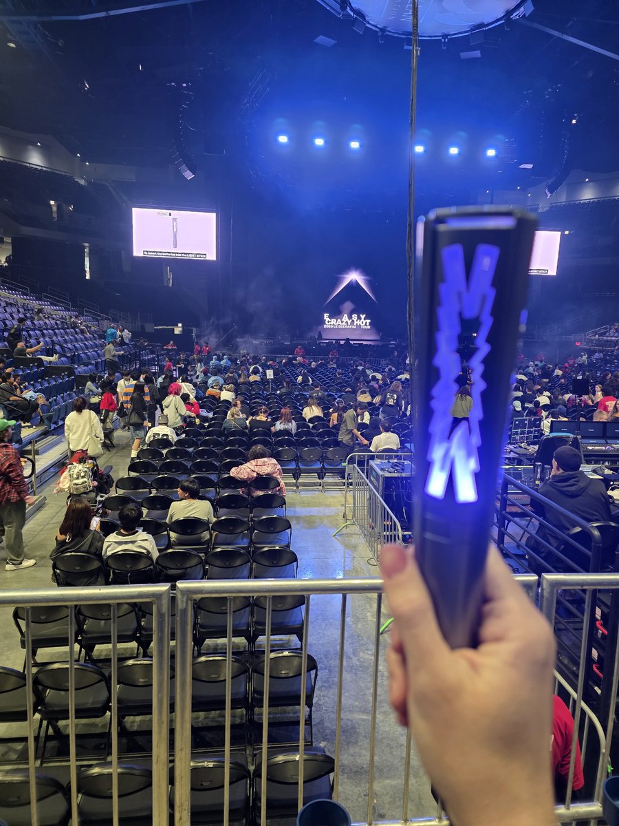 Ryujinational's tweet photo. LE SSERAFIM HWAITING!!!!!!! https://t.co/xxqINDYBiz