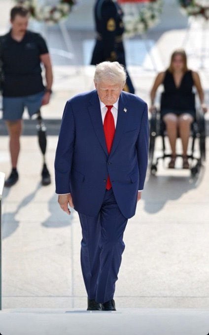 Do you think that the United States is headed in the right direction under President Trump's leadership?

YES or NO?