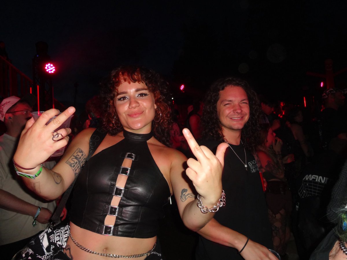 954rina's tweet photo. Not drinking and minimal drug use this year got me lookin fresh as hell at the fest instead of deep fried hahhaha https://t.co/JaVfjKvryu