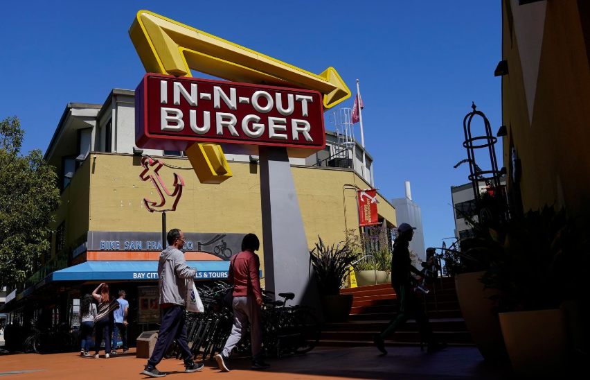 FOXNashville's tweet photo. In-N-Out Burger confirms its three Middle Tennessee spots are on track to open by early 2026. 🍟 🍔 🌴 See the announced locations that are now hiring: https://t.co/UrgGXvmuSQ https://t.co/uy8onJ6fvQ