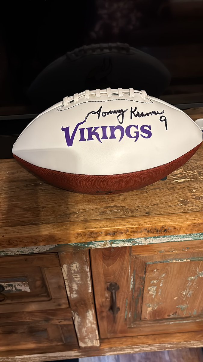 Thank you <a href="/Kramer9Tommy/">Tommy Kramer</a> for the autograph in advance of the season opener! SKOL <a href="/Vikings/">Minnesota Vikings</a>!