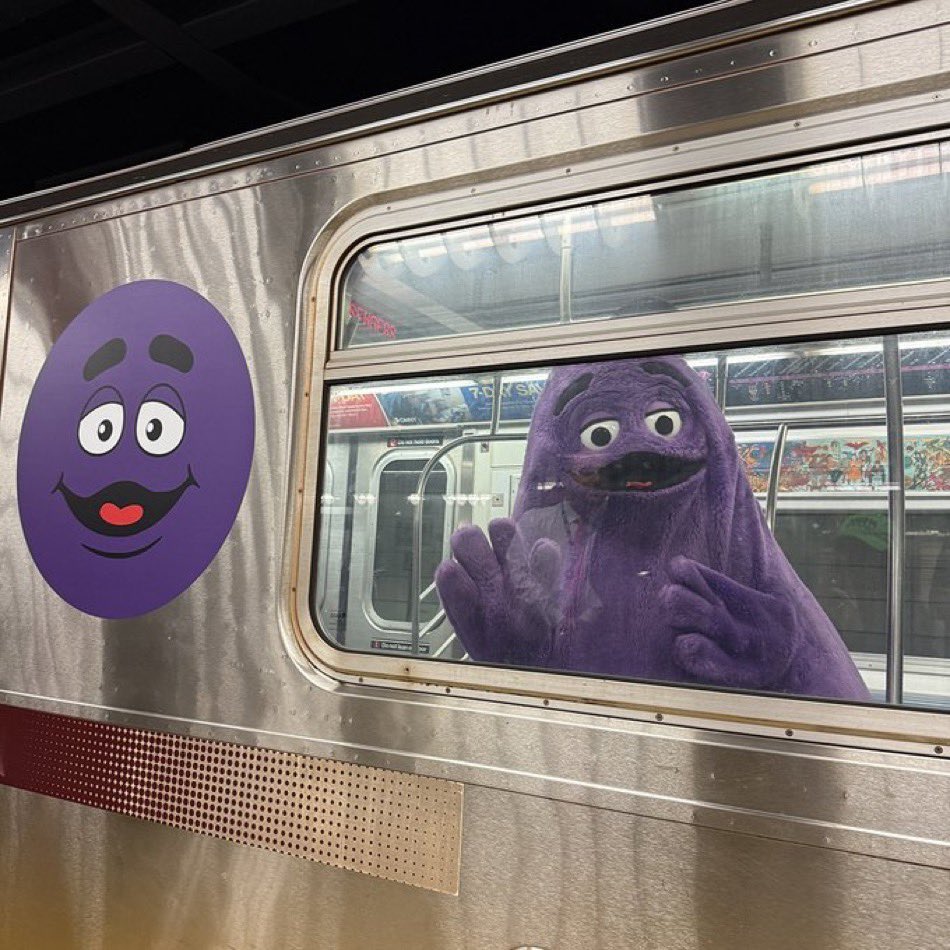 the 7 train says hi