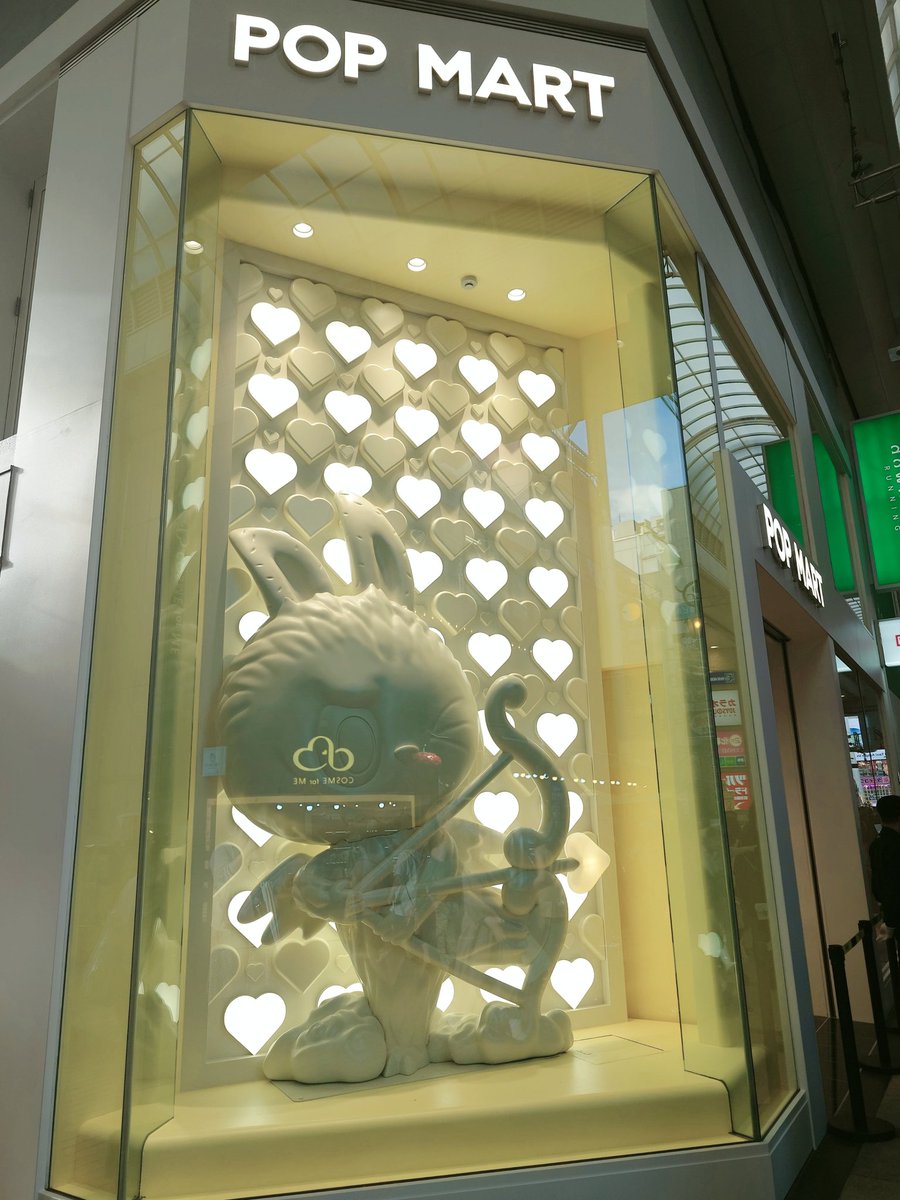 PinkumaT's tweet photo. #POPMARTなんば
#POPMART

プレオープンレポ🫣❣️①

商店街の中にあり、凄く賑わってました🥳
B1〜2Fまであり、商品も写真スポットも沢山ありました✨️
レポ②からはお写真のみになり���す🙇‍♀️💦 https://t.co/ZD5kyB6lKI