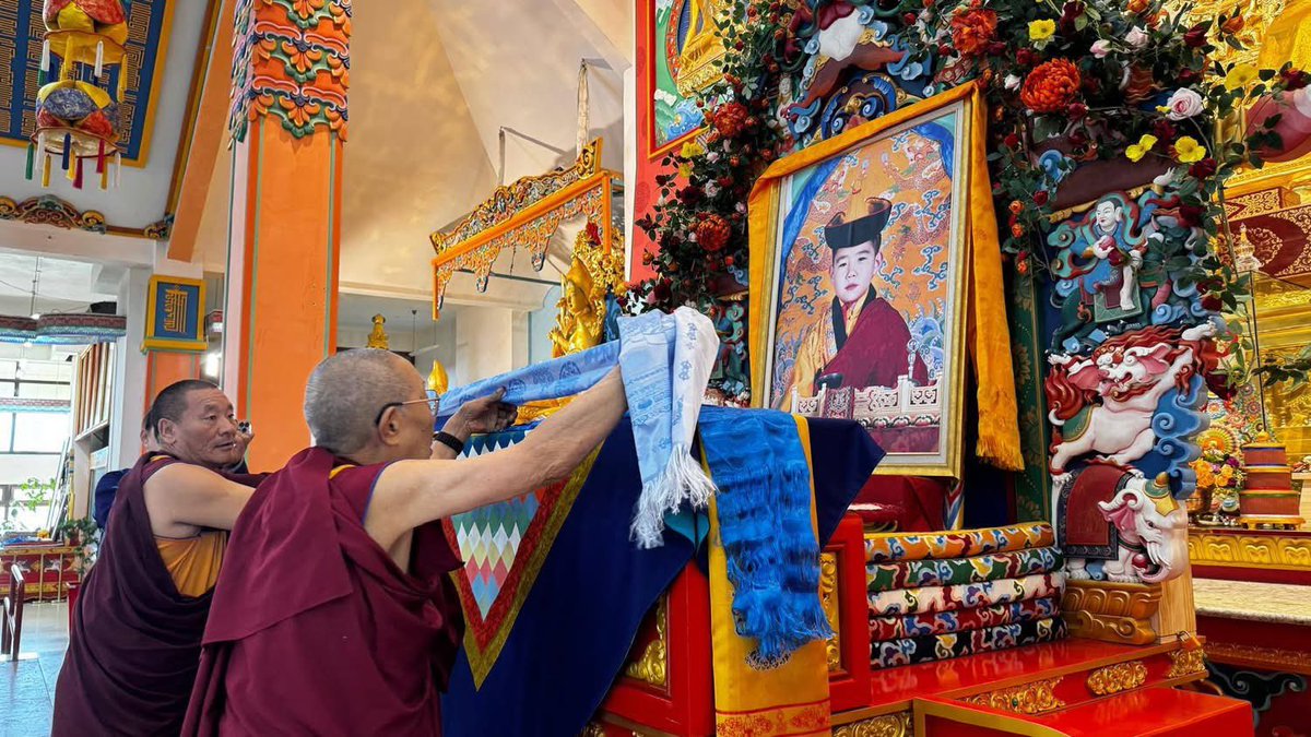 Монголын орон даяарх Бурханы номын айлдвар, бясалгалын үндсэн голомт болсон Гандантэгчэнлин хийдийн тэргүүн их хамба лам, XXX Хамба номун хан Жавзандорж хамба лам Түмэн олныг гийгүүлэгч Банчин Ойбүрүл ринбүчи багшийг хийддээ гүн хүндэтгэлээр зочлон угтав.Хоёр эрхэм лам багш нарын