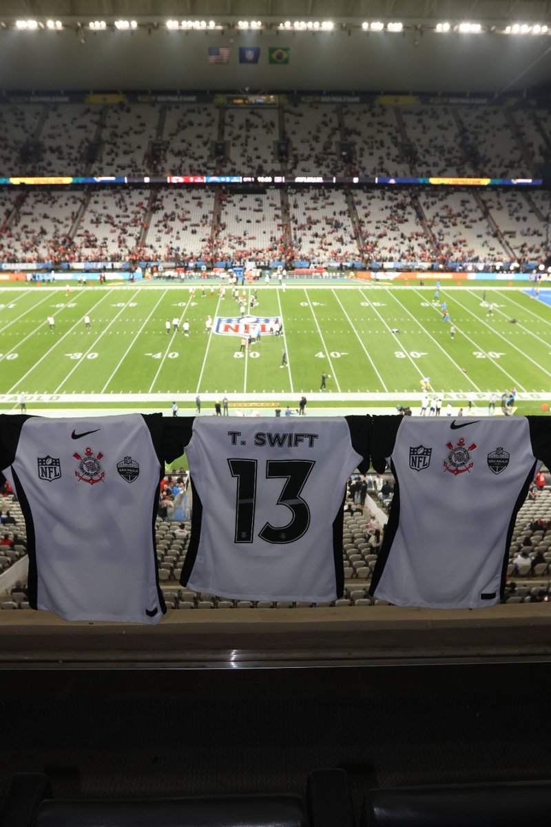 Tudo pronto para o nosso amuleto! 👀❤️‍🔥

You belong with Timão, Taylor! 🖤🤍

📸 José Manoel Idalgo / Corinthians 

#NeoQuimicaArena
#VaiCorinthians
#NFLBrasil