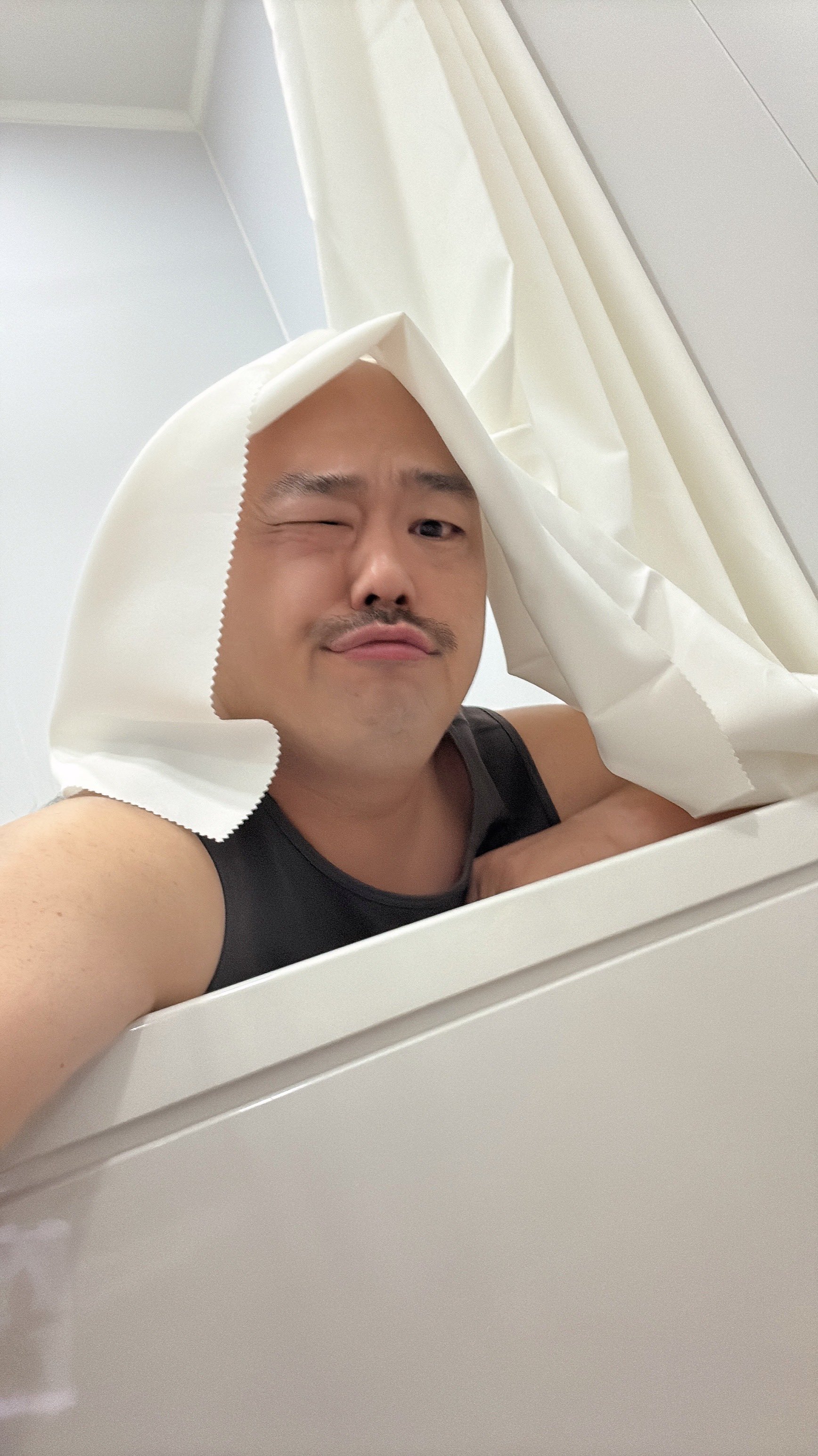 アサちゃんの毛づくろい おはおはケケケケ、バサバサキューーン♪