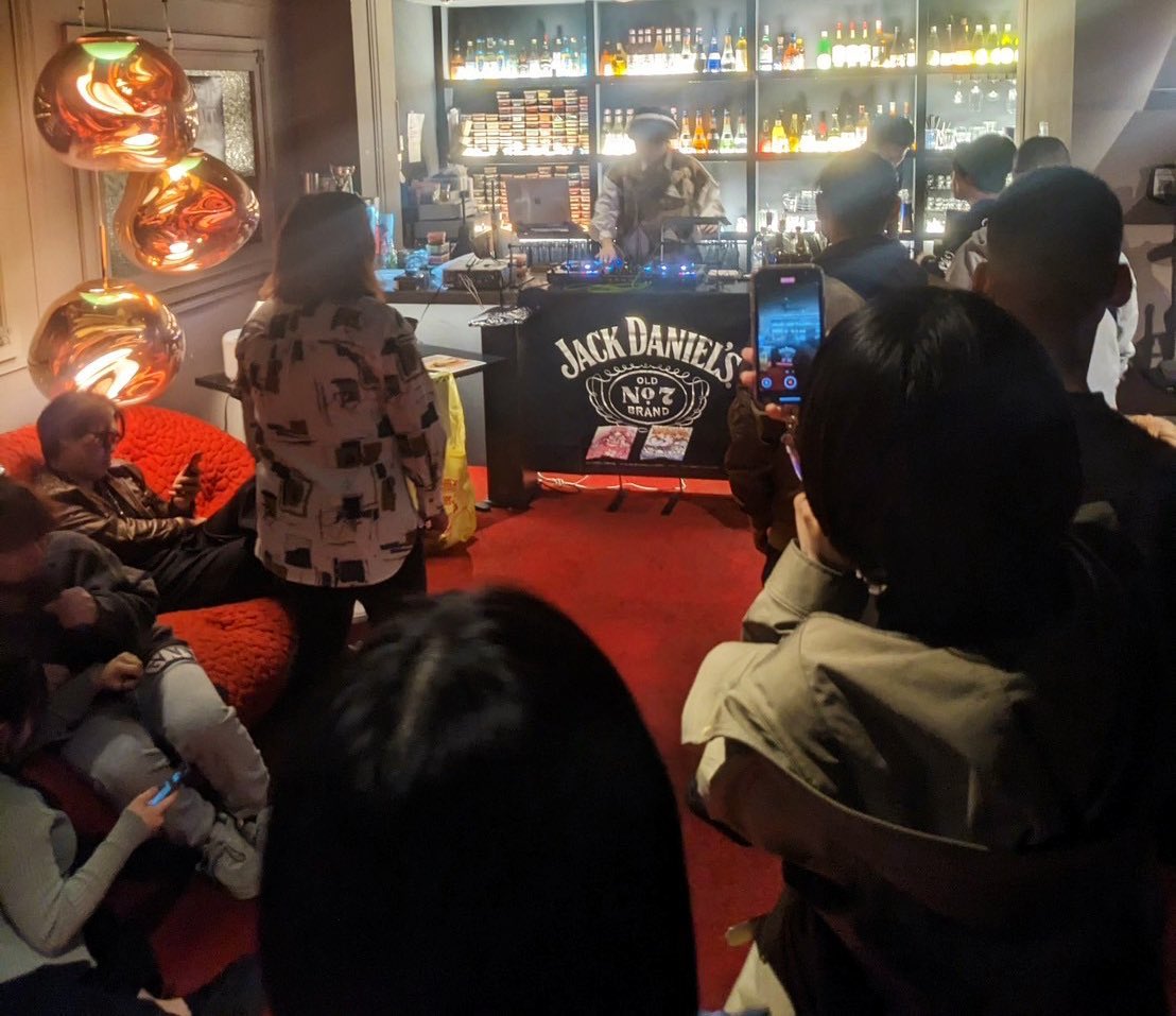 SOSの予約、さらっと解禁されました！
フライヤーなどは制作中ですが、今回も行くよって人いたらお願いします🤲

📣10/25(土)14:00-19:00📣
推しシーシャも吸えるDJイベント
「SOS vol.2」
x.gd/cRwCR

#SOSへようこそ