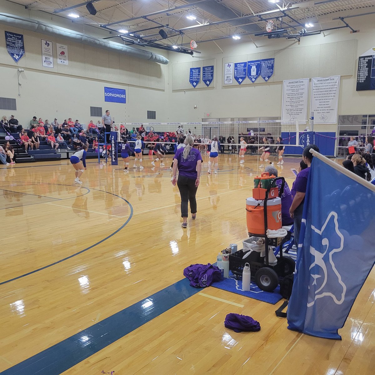 LadyCougar_JHS's tweet photo. Lady Cougars vs. Eastview! Let's Go! https://t.co/cPBmUT7xVR