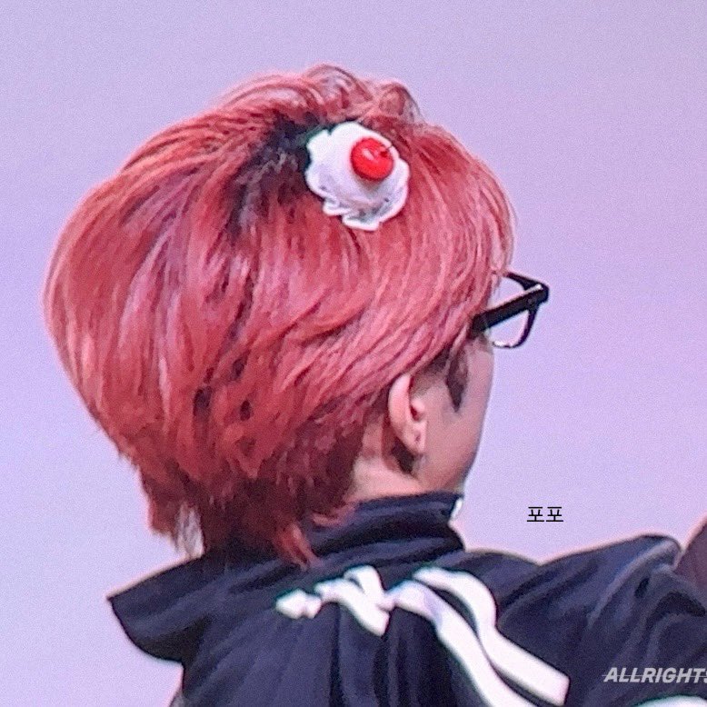 xzlemari's tweet image. Ayang mau cake? Patpat kepala pacarnya tapi hehehe @jimfinyoo