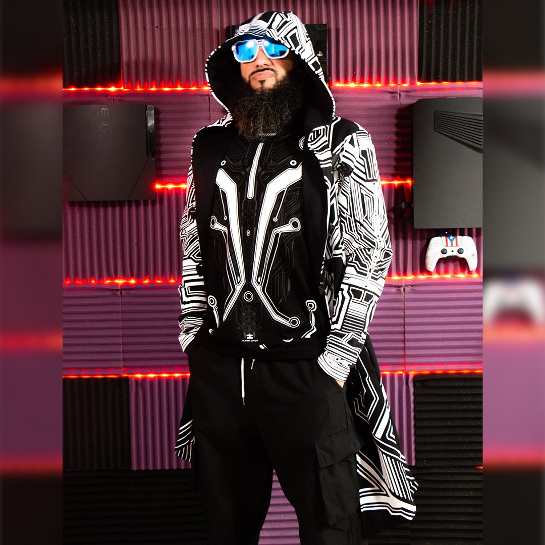 MrSombraPR's tweet image. 🖤 Look completo, energía total
Del stream a la calle con el ZYPHR V2 Mantle (White) y el combo completo de @neo4ic
MrSombraPR representando el flow digital con estilo futurista 😎
#Neo4ic #GamerFashion #MrSombraPR #StreetwearGaming #FitCheck