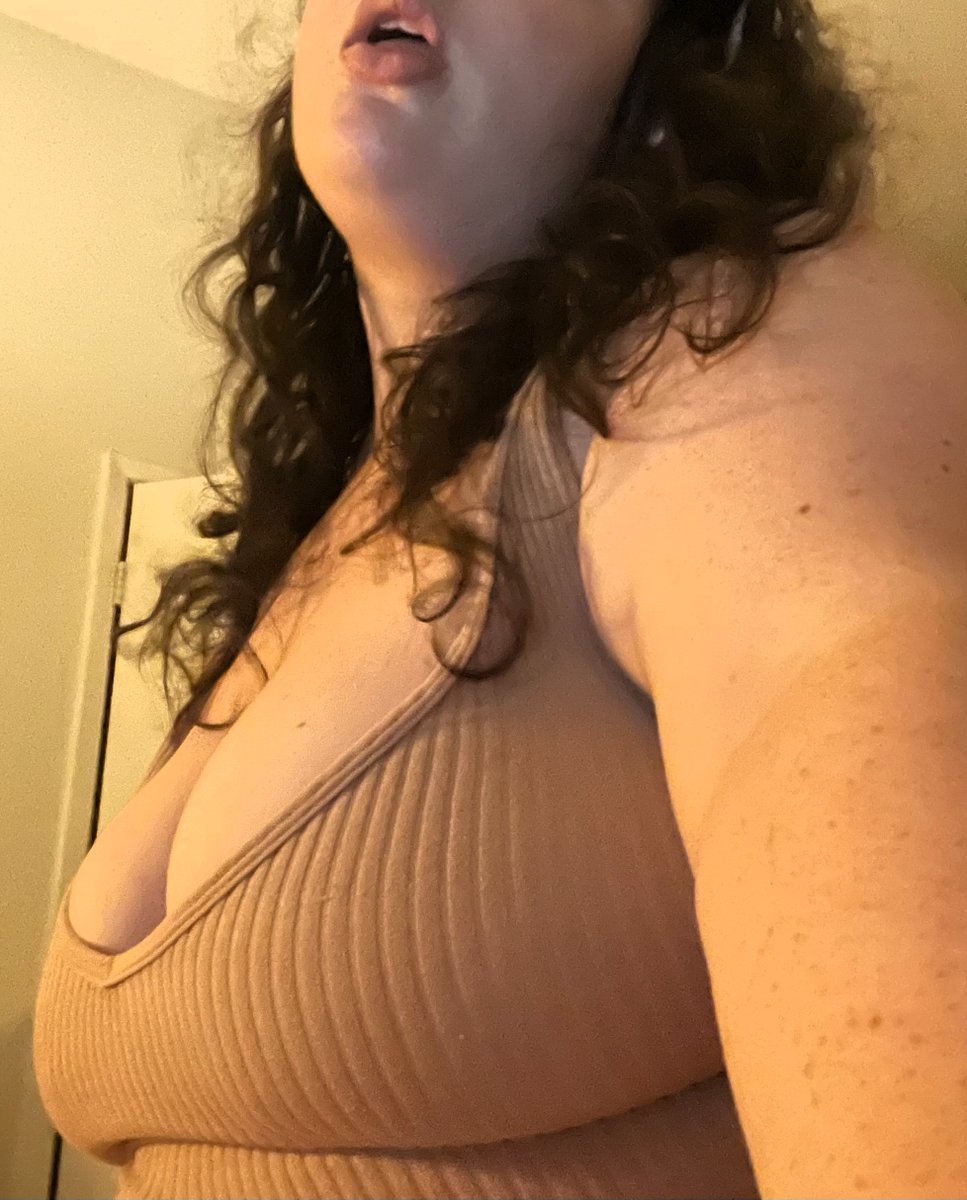 sugarspises's tweet photo. AND IM LIVE
see me n my tits in real time ;) https://t.co/6I9g8oH0Ur