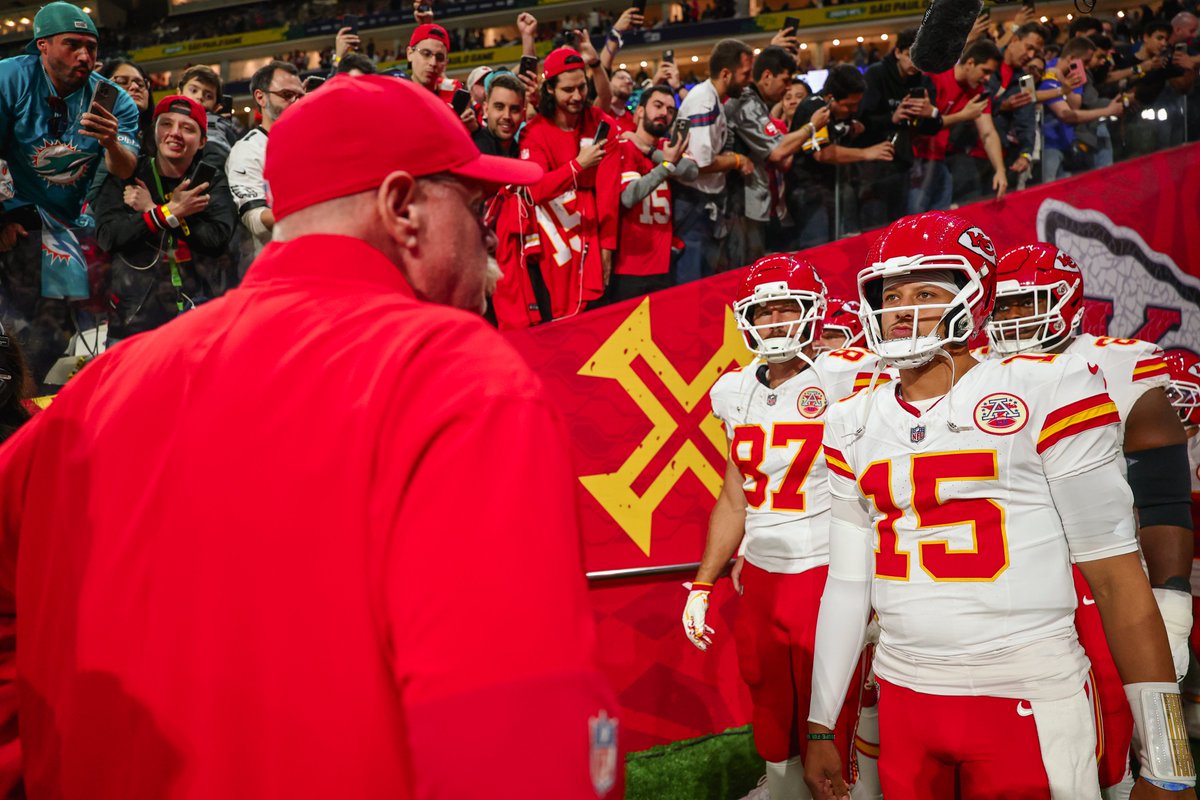 Chiefs's tweet image. It&apos;s time.