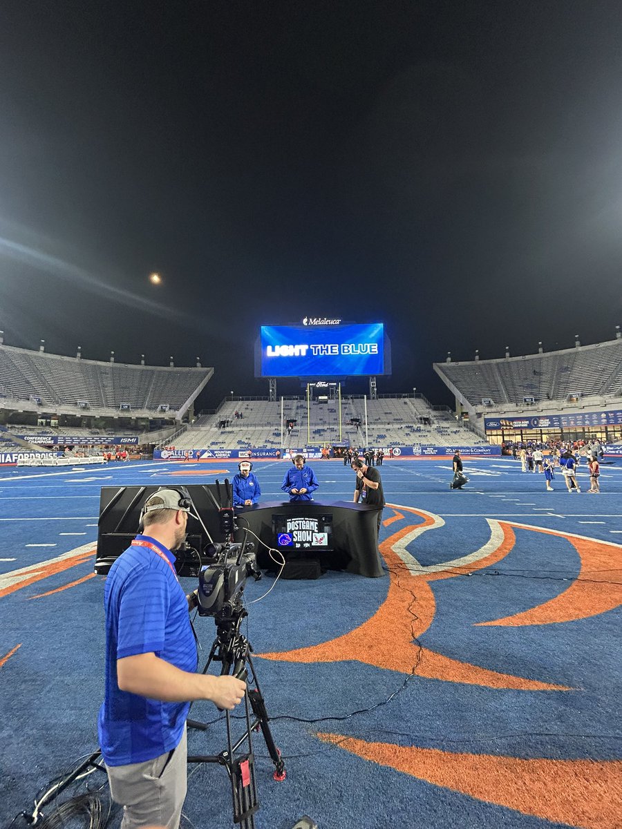 The Horseshoe Collective Postgame Show, presented by <a href="/DrinkSipGo/">DrinkSip</a>, will be live in
20 Minutes!

Watch here on Twitter, Instagram (@horseshoe_bsu) or YouTube (HorseshoeCollective). 

Will be 45 minutes of highlights, live interviews and analysis!