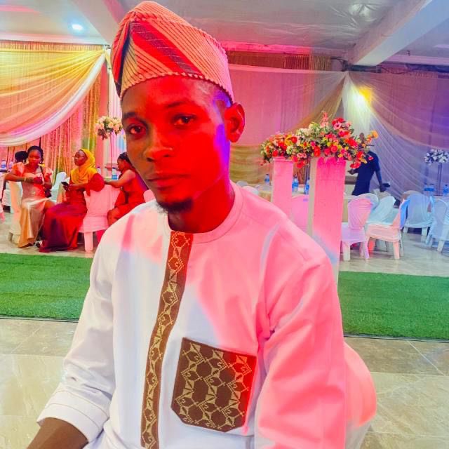 Dream_Chaser010's tweet image. Happy Birthday to Me 🎉✨
Through hurdles, pain &amp;amp; setbacks, I still stand strong 💪.
Grateful for life, growth &amp;amp; the dreams I’m still chasing 🙏🎂.
Cheers to more wins ahead 🥂