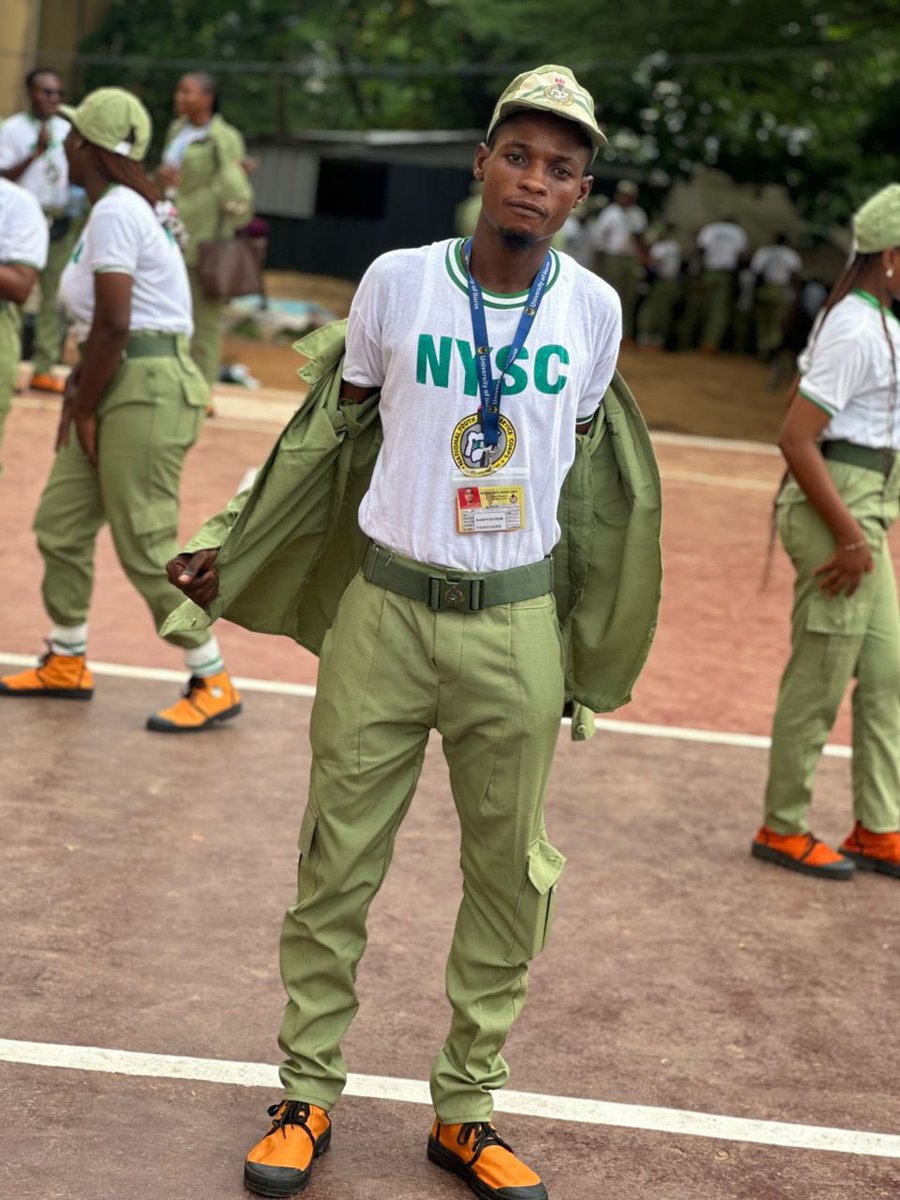 Dream_Chaser010's tweet image. Happy Birthday to Me 🎉✨
Through hurdles, pain &amp;amp; setbacks, I still stand strong 💪.
Grateful for life, growth &amp;amp; the dreams I’m still chasing 🙏🎂.
Cheers to more wins ahead 🥂