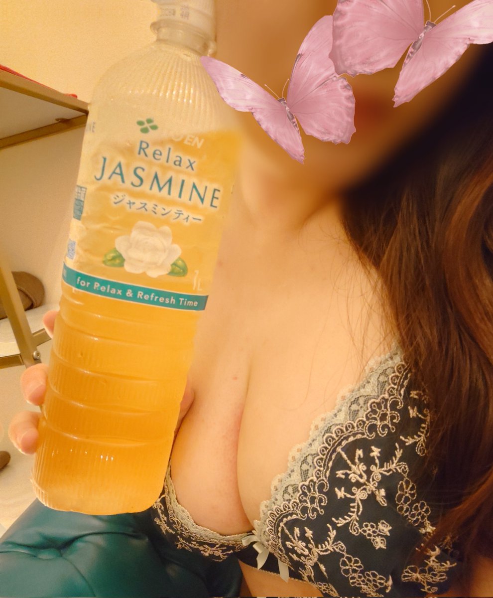 水分補給出来てますか〜〜〜🙋🙋

本日は19時までです🦋
昼間いるのは少なめなので
貴重なタイミングにお会い出来たら
嬉しいです🙂‍↕️🩷

お部屋涼しくしてお待ちしてます🍀