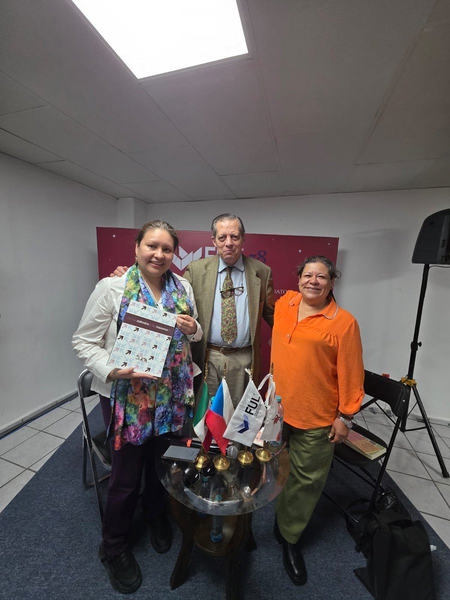 lauammx's tweet image. 📗 En la Feria Universitaria del Libro se presentó De los métodos y las maneras 10, una publicación anual del posgrado en Diseño de la Unidad Azcapotzalco y un espacio clave para difundir investigaciones metodológicas en esta disciplina.

#SoyUAM #LibrosUAM #Libros #Cultura…