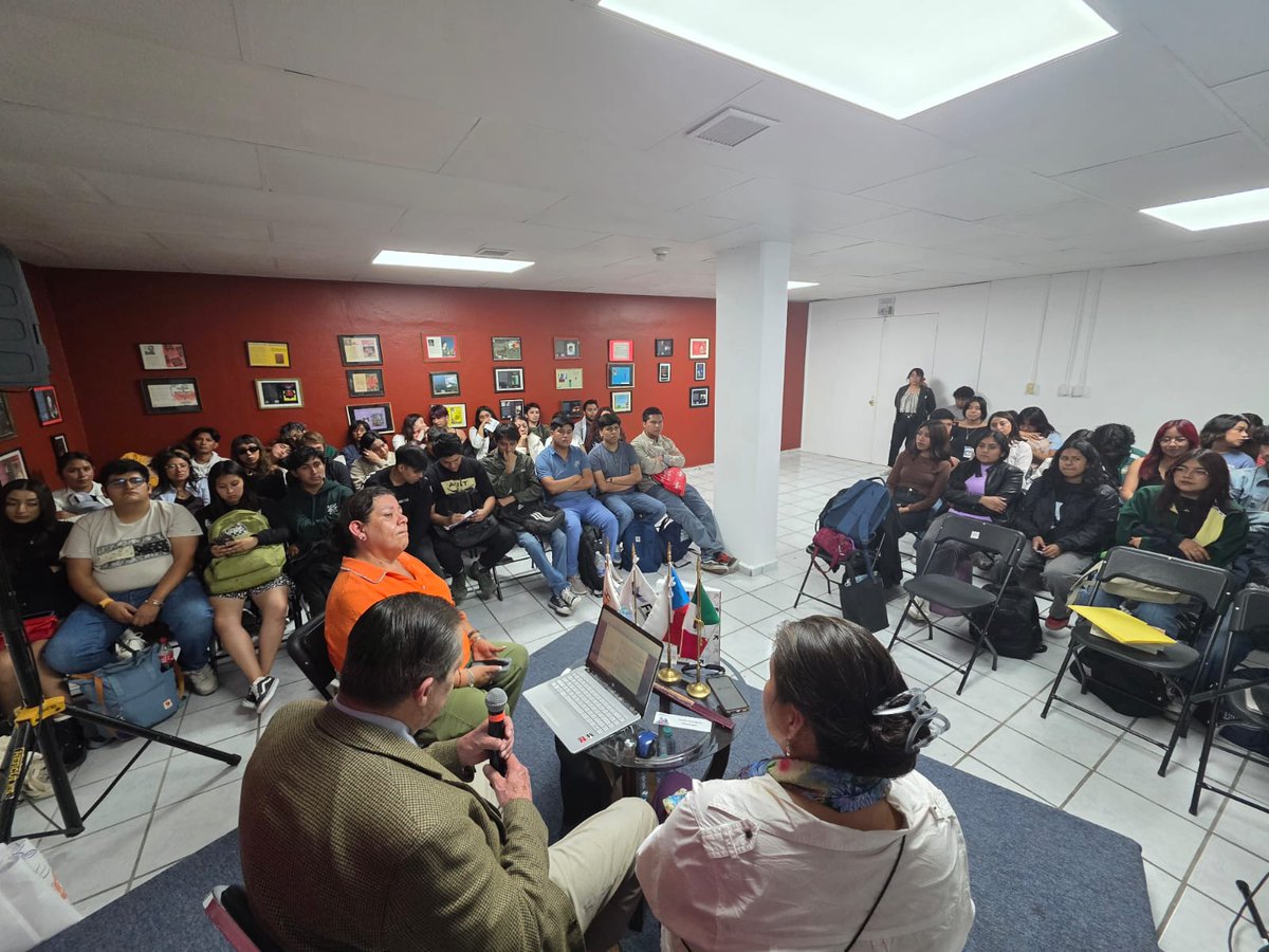 lauammx's tweet image. 📗 En la Feria Universitaria del Libro se presentó De los métodos y las maneras 10, una publicación anual del posgrado en Diseño de la Unidad Azcapotzalco y un espacio clave para difundir investigaciones metodológicas en esta disciplina.

#SoyUAM #LibrosUAM #Libros #Cultura…