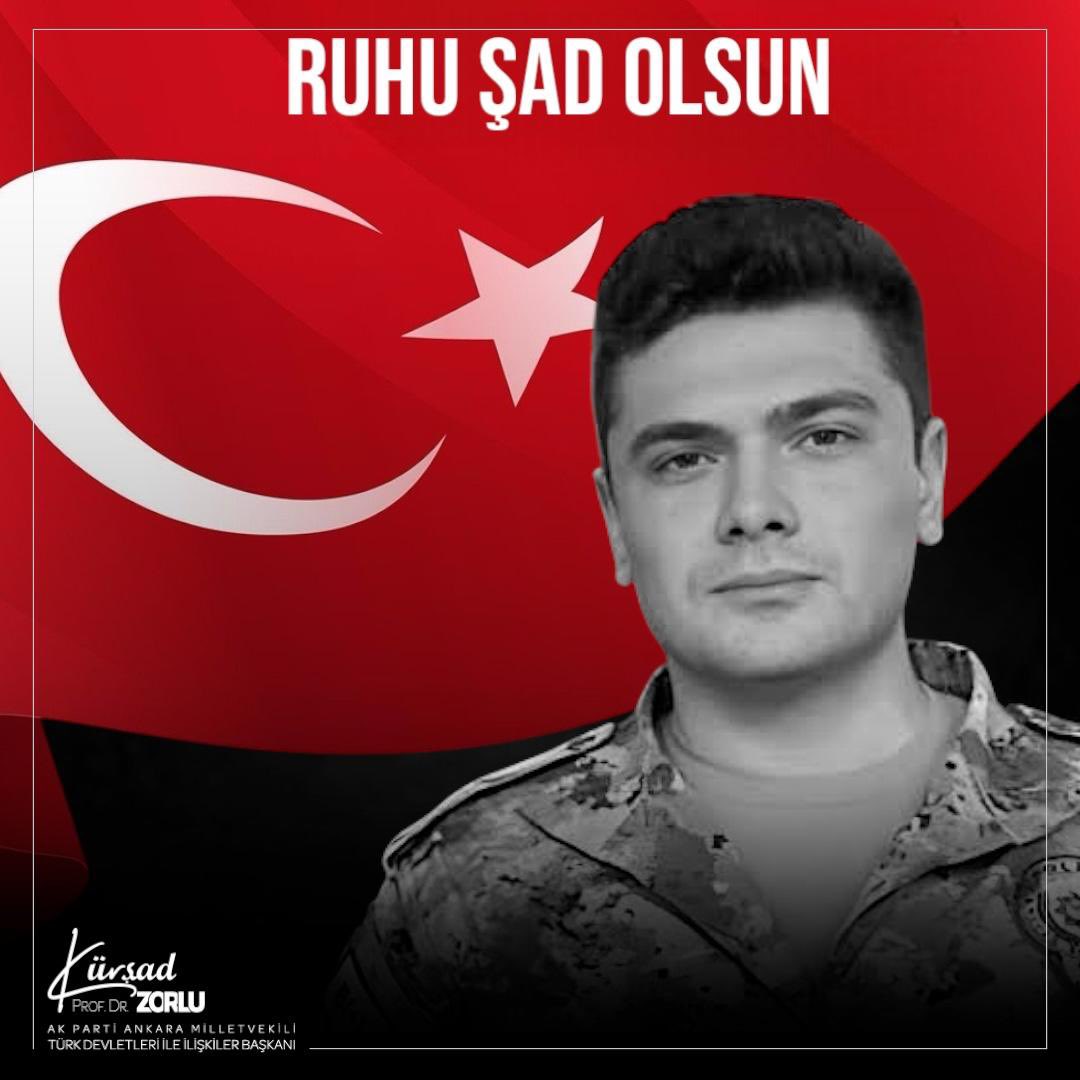 Mersin Özel Harekat Şube Müdürlüğü’nde görevli Polis Memuru Mustafa Karapınar, atış eğitimi sırasında silahın kazaen ateş alması sonucu yaralanmış, kaldırıldığı hastanede yapılan tüm müdahalelere rağmen kurtarılamayarak şehit olmuştur.

🇹🇷Şehidimize Allah'tan rahmet; ailesine ve