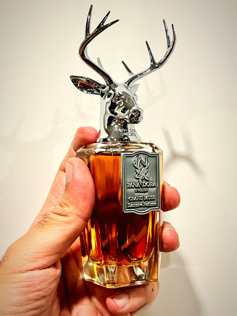 If you love ambery musks, you will love this one. It’s projection is around 6ft but it lasts more than 24 hrs on clothes. The musk is extraordinary here and I dare say it’s real deer musk,  amplified by spices like cloves and cinnamon on top of incense and mild florals. Gorgeous.