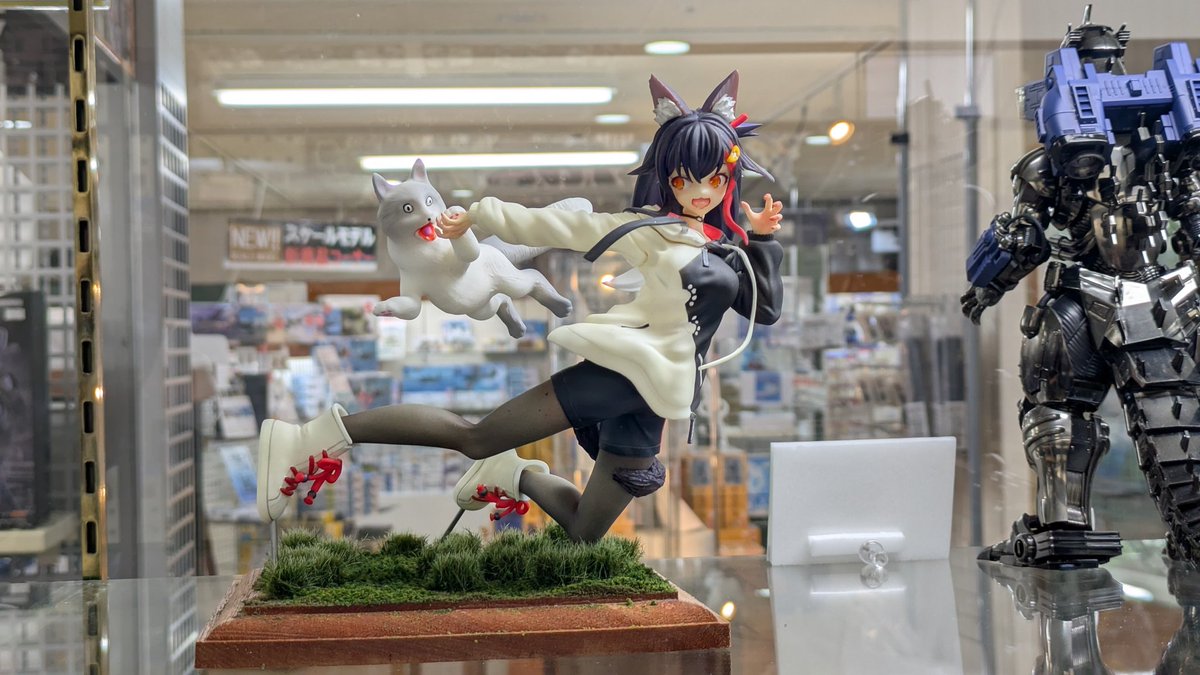 拡散希望
(シャドウバン中?につき引用RPしてくれると嬉しいです）

大神ミオ店頭展示してます。
横浜ボークス（横浜ビブレ９F エレベーター、エスカレーターでは8Fまでなので注意）

ライブ前やライブ後に是非ご覧になって下さい🙇

感想お待ちしてます❗️

#大神ミオ
#ミオスパークル 
#みおーん絵