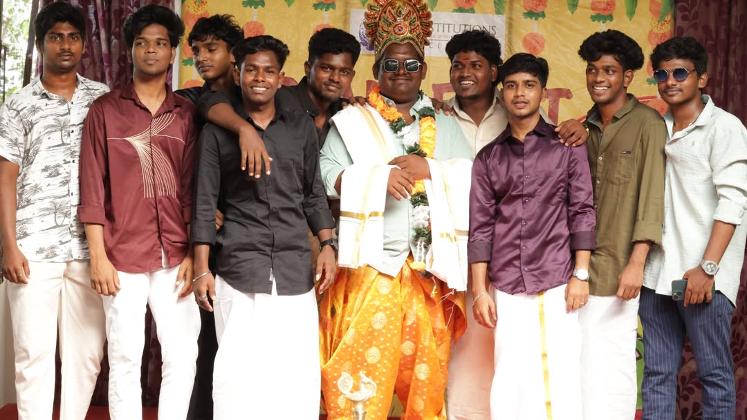 SaiInstitution's tweet image. Energy, tradition, and full-on vibes — Viscom boys brought the Onam spirit alive like never before! 🌾🔥💃

#OnamAtSAI #ViscomVibes #BoysCelebration #Onam2025 #SAIMoments #onam #onamcelebration #onamspecial🌺🌻🌺 #saiinstitutions