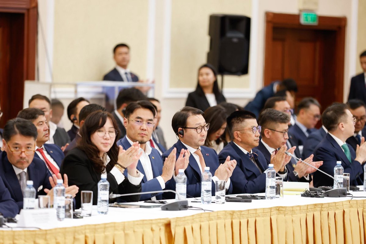 🇲🇳🇰🇿“Монгол–Казахстаны Ажил хэргийн зөвлөлийн хоёрдугаар хуралдаан” Астана хотноо зохион байгуулагдлаа  

📣Тус хуралдааныг нээж Монгол Улсын Их Хурлын дарга Д.Амарбаясгалан: "Монгол-Казахстан чиглэлийн олон улсын зорчигч, ачаа тээвэрлэлтийг зохион байгуулж, авто замын харилцааны