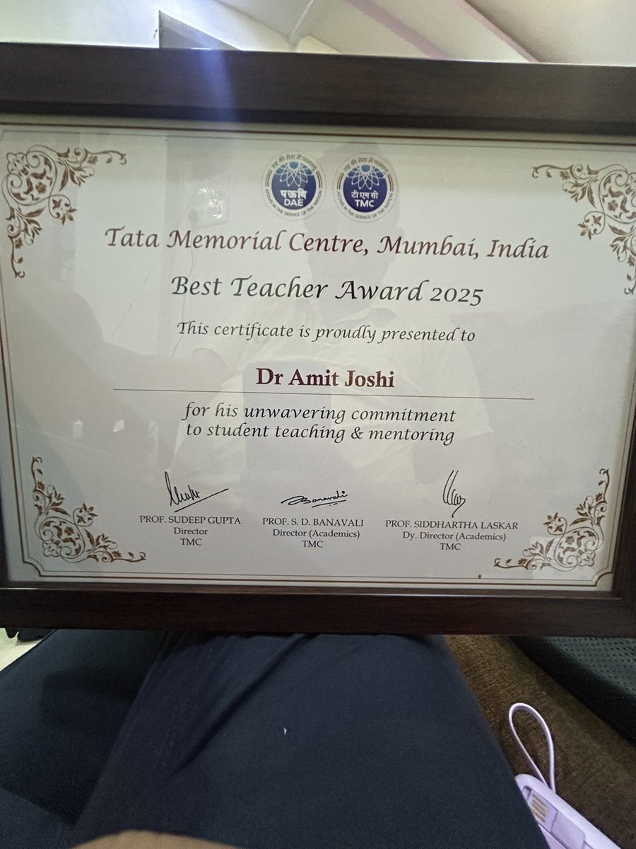 Happy to share that , I received best teachers award on occasion of teachers day yesterday at DM residents convocation ceremony .🙏🙏🙏🙏