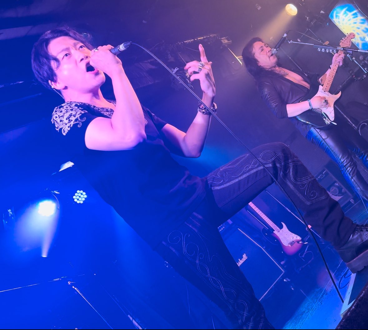 tmmmmmchan's tweet photo. やっぱり最強で最高にカッコいいvocal🎙️Jinnさん🫶🏻！！なんでも歌えちゃう適応力と生の歌唱力が毎回パワフルですごい🔥

Jinnさんをカッコよく撮る📷自信だけはあるので本日もおすそ分けです💁‍♀️

毎日聴きたいからJinnさんvocalの音源はやく欲しい🥲

#Jinn 
#KSBF 
#KellySIMONS https://t.co/Awg7ZzlwYp