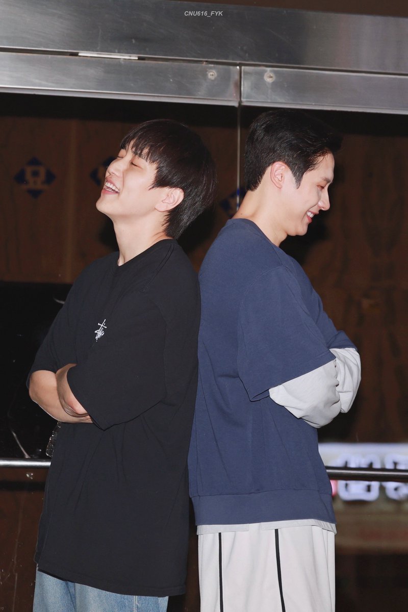 250905 낙원 퇴근길
#B1A4 #신우 #CNU #산들 #SANDEUL