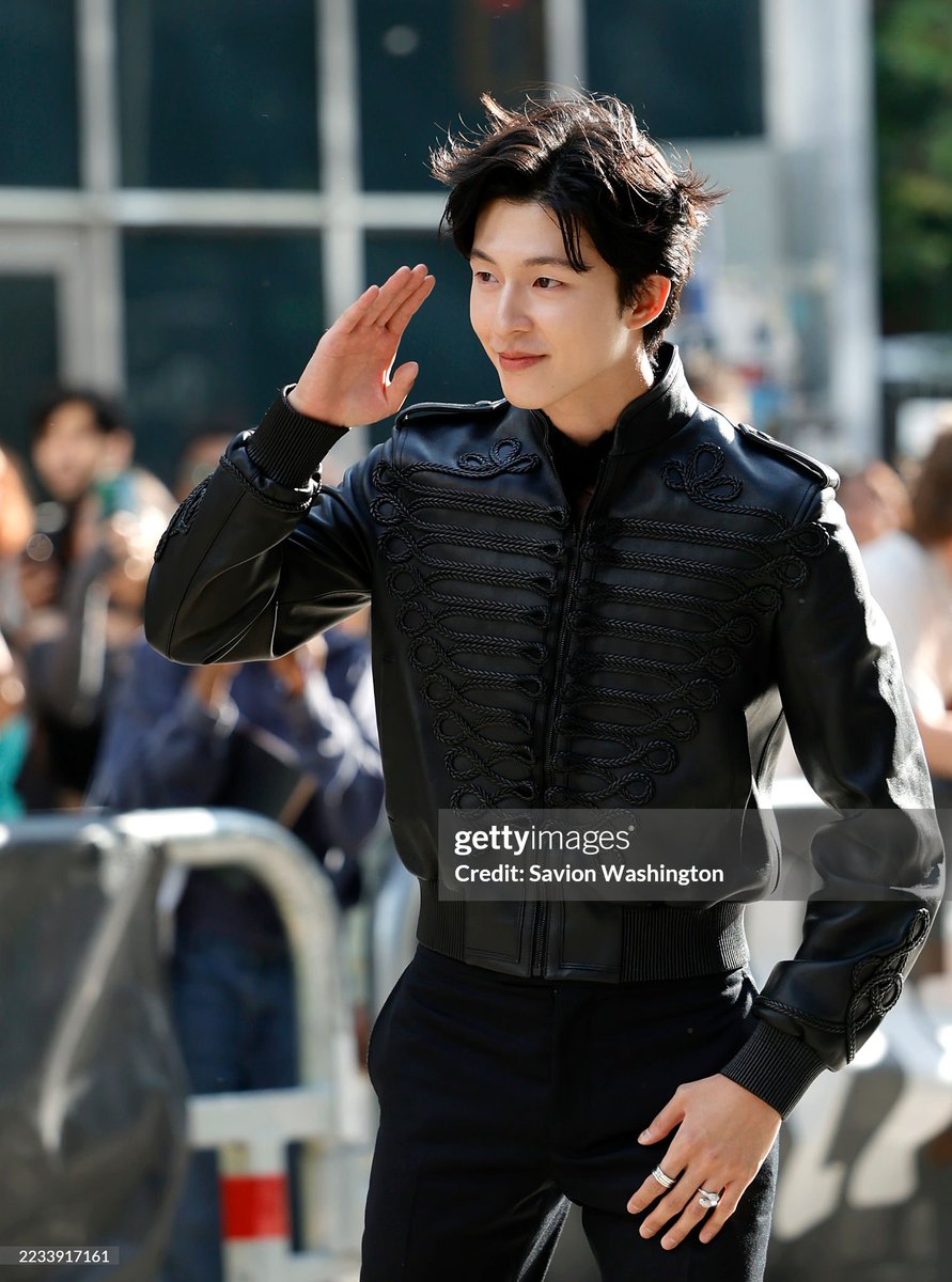 deanfluencer's tweet image. i could not care less about toronto film festival this year but actor hong kyung getty images debut?!?