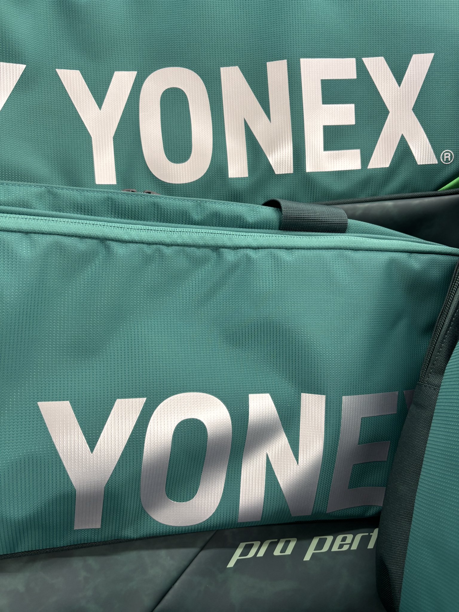 YONEX '25 NEW ASTROX99 連動カラー トーナメントバッグ YONEX '25 NEW ASTROX99 連動カラー トーナメントバッグ - メルカリ