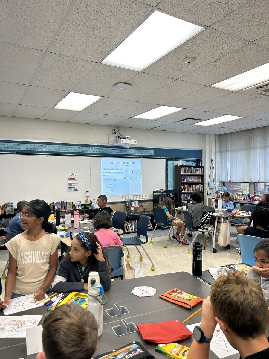 GabriellaG524's tweet photo. 5th and 4th grade are off to a great start! #beartavernpride https://t.co/Xp9MycXMXR