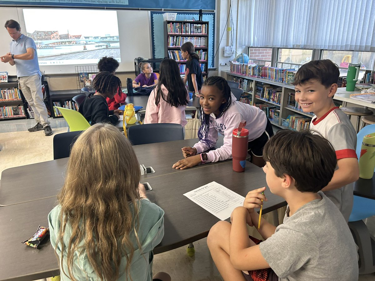 GabriellaG524's tweet photo. 5th and 4th grade are off to a great start! #beartavernpride https://t.co/Xp9MycXMXR