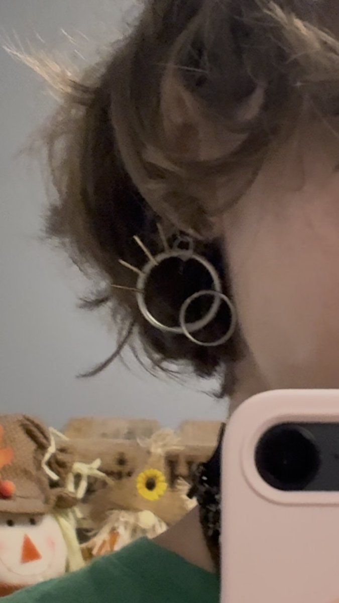makeshift gro-goroth earring 
(^ ～ ^ )