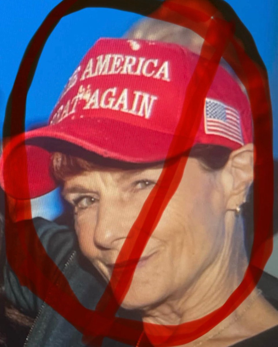 Hate did not win today! The results are in and transphobic <a href="/mmcdonaldlewis/">Mary McDonald-Lewis</a> did not get re-elected to the Portland SAG-AFTRA local board. In fact the longtime board member got trounced as did her fellow #slateofhate candidates.  <a href="/sagaftra/">SAG-AFTRA</a> #marymacisaloser #pdxsagaftra