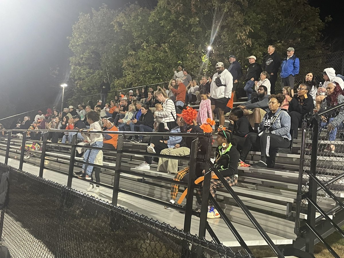 Start of 4th quarter with the Statesmen holding a 28-6 lead.