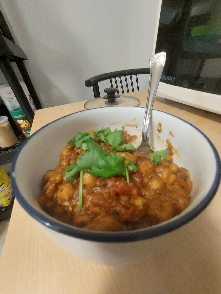 Yoooo first home cooked meal in the dorm!!! We cooked!!