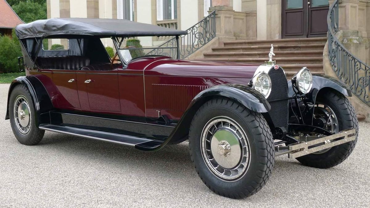 motorizm3's tweet photo. Bugatti Royale, prototype re-created
#BugattiRoyale #Bugatti #BugattiType41 #Retro #Motorizm https://t.co/UXphwK34Vw
