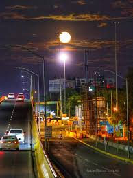 VozdelYaque's tweet photo. La luna, como una flor en lo alto de la explanada del cielo, con silencioso deleite, se sienta y sonríe en la noche. (William Blake) https://t.co/Uj2ahxo6jl