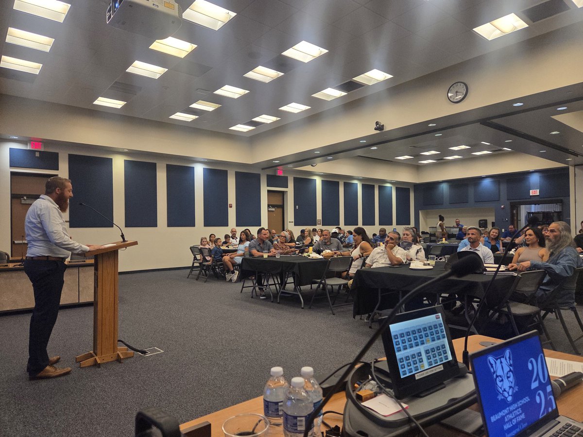 First innagural <a href="/GoBHSCougars/">Beaumont HS</a> Hall of Fame in the <a href="/Beaumont_SD/">Beaumont Unified School District</a>.  Congrats to all the alumni athletes!