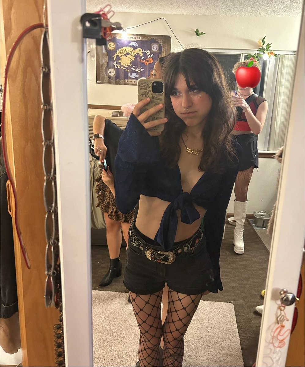 irlzeldas's tweet photo. so are any 278 of you okay with getting a premeditated text under the influence https://t.co/iw9Zb2xkUJ