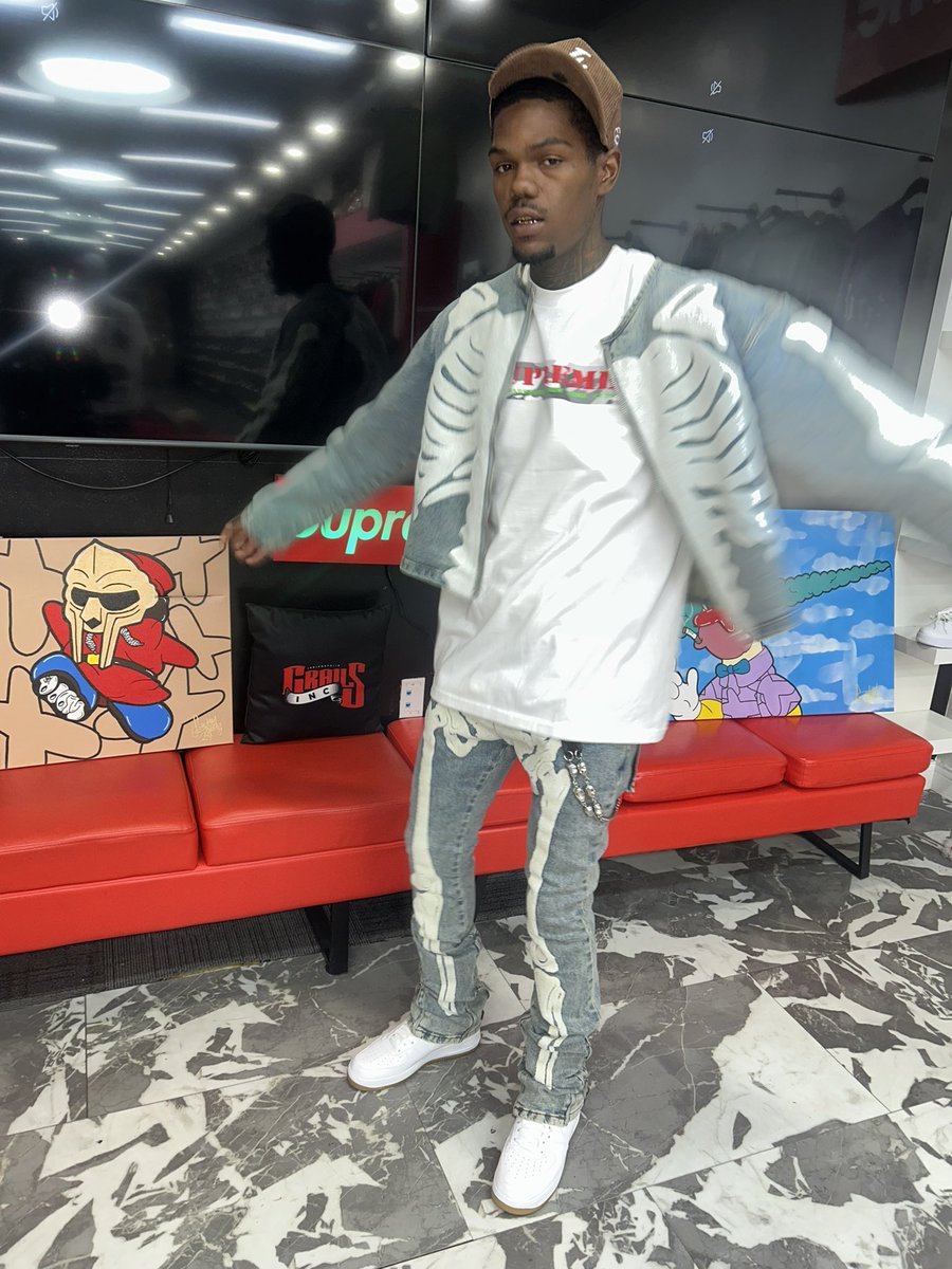 bankrollday23's tweet image. I ain’t nun 🚫like these lames u can tell by how I talk, tried to leave the trap alone but I 🫶🏾 gettin off hunnit thou in da shoebox treat it like a vault #beendointhis #catchup #big23