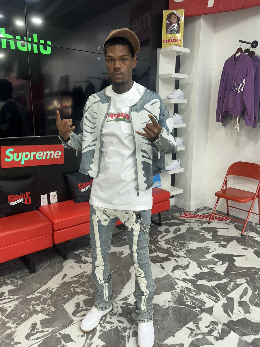 bankrollday23's tweet image. I ain’t nun 🚫like these lames u can tell by how I talk, tried to leave the trap alone but I 🫶🏾 gettin off hunnit thou in da shoebox treat it like a vault #beendointhis #catchup #big23
