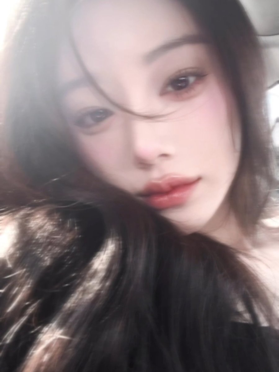 straberrl's tweet image. Kangen aku engga?