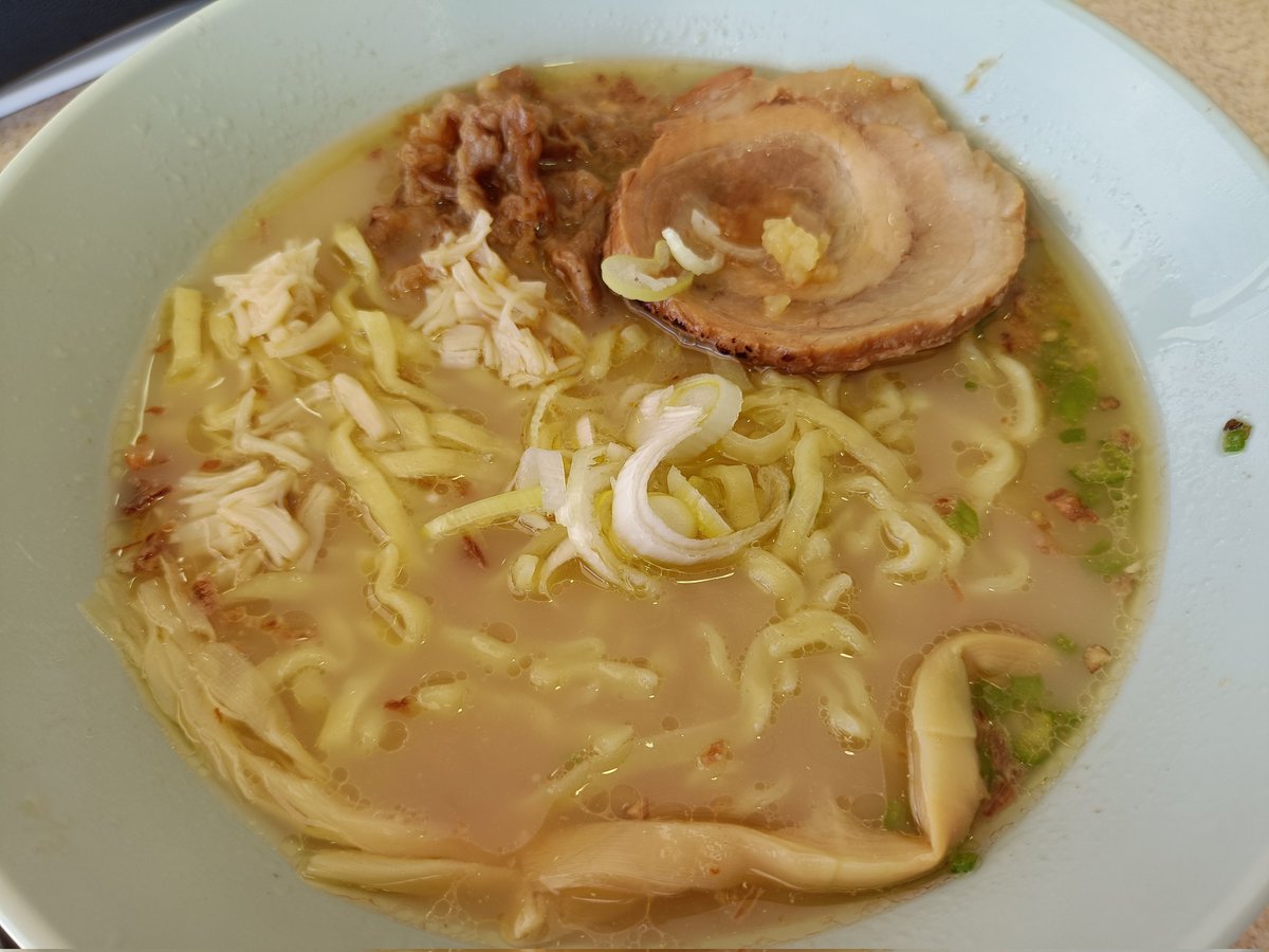 std_tohoku's tweet photo. 秋の中山開幕！今日の福麺さん🍜
染みるな、、 https://t.co/9hBrrPM8cZ